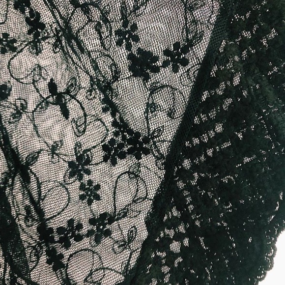 Black lace Kimono - Picture 2 of 3
